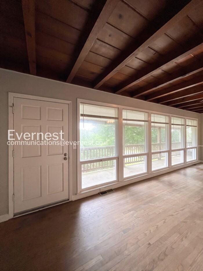 405 Cedarvalley Dr - Photo 6 of 28