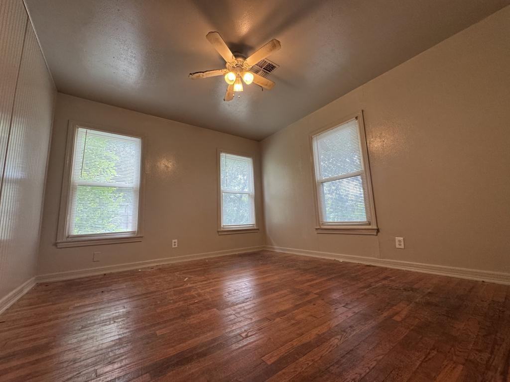 1511 S 11th St - Photo 4 of 6