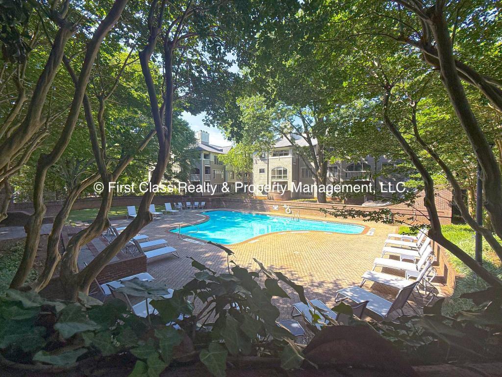 741 Bishops Park Dr - Photo 5 of 6