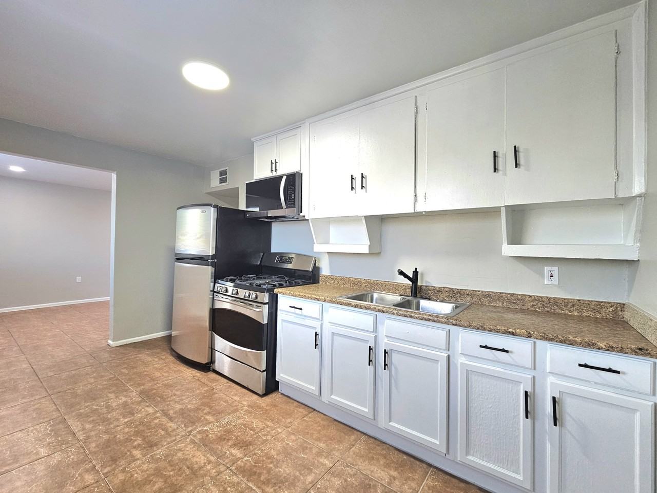 1507 W Tonto St #1 - Photo 3 of 15