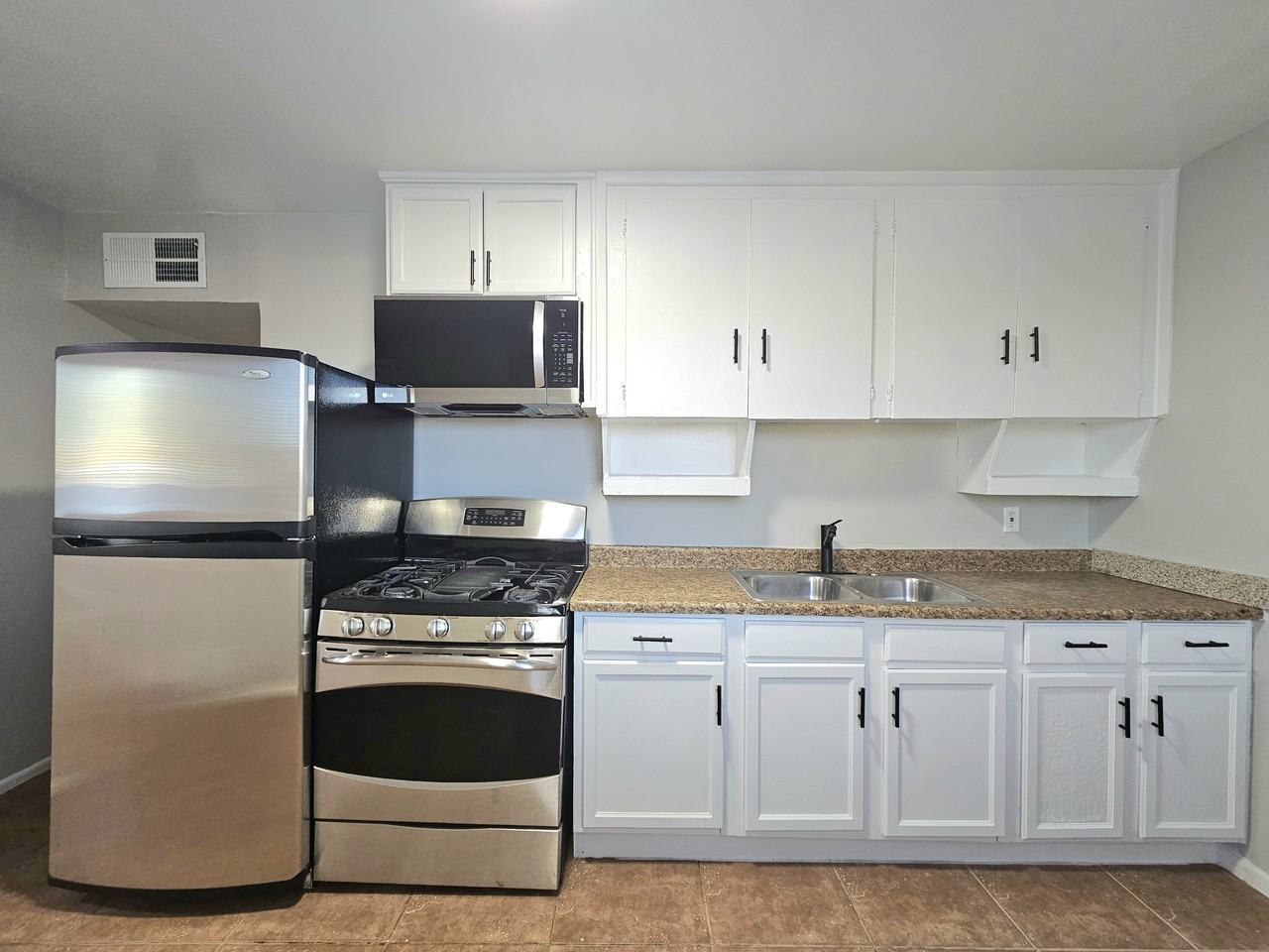 1507 W Tonto St #1 - Photo 4 of 15
