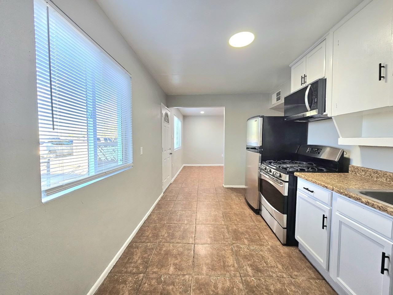 1507 W Tonto St #1 - Photo 6 of 15