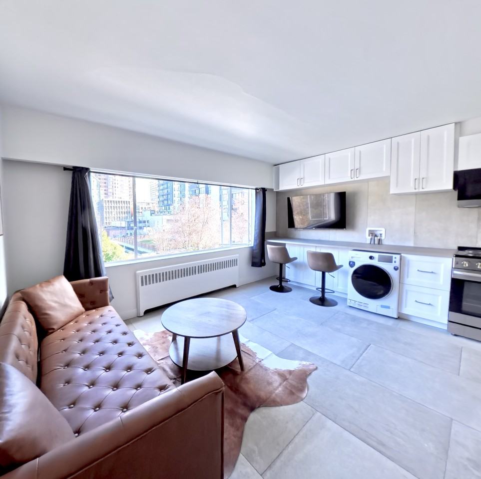 1540 Haro Street - Photo 2