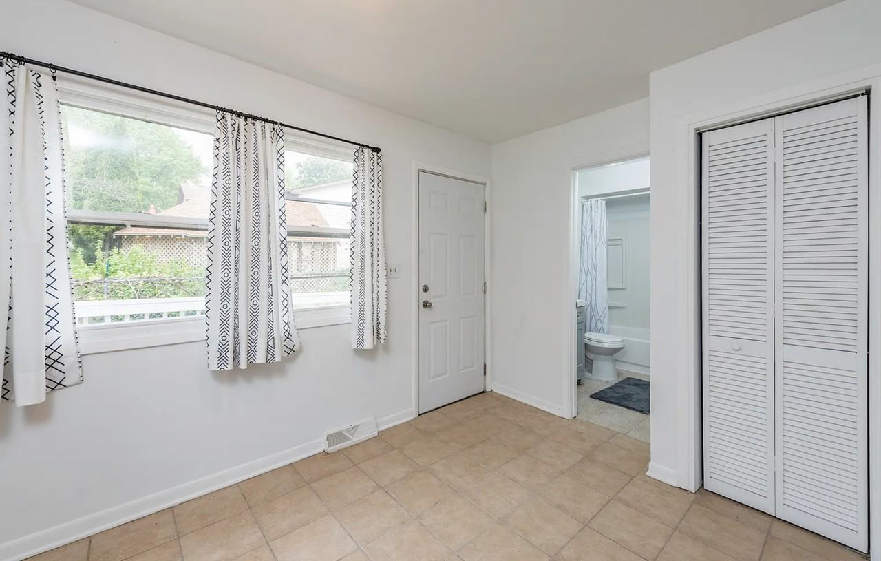 40525 N Marcus St #1 - Photo 6 of 9