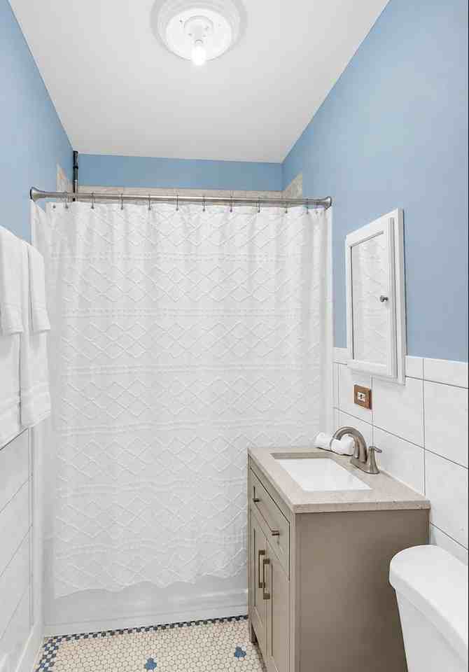1002 W Marion St #1 - Photo 7 of 10