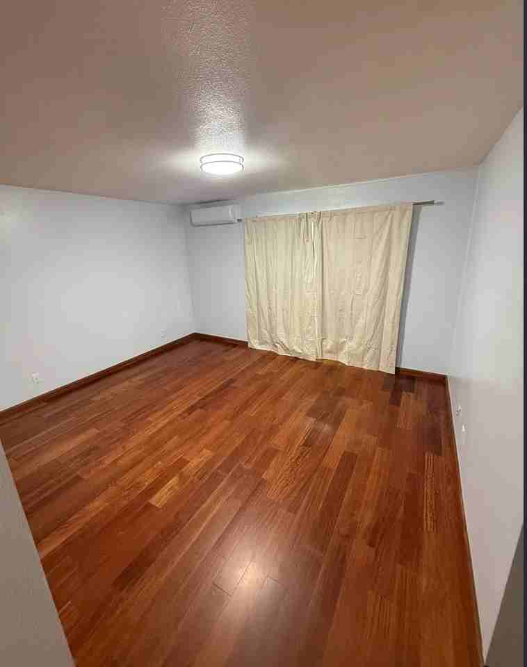 1427 Marigold St #1 - Photo 5 of 10