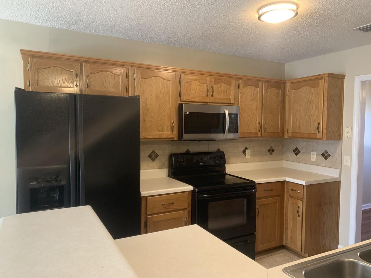 1169 P023Cumberland Drivre - Photo 4 of 10