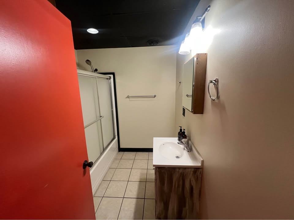 201 Walnut St - Photo 6 of 7