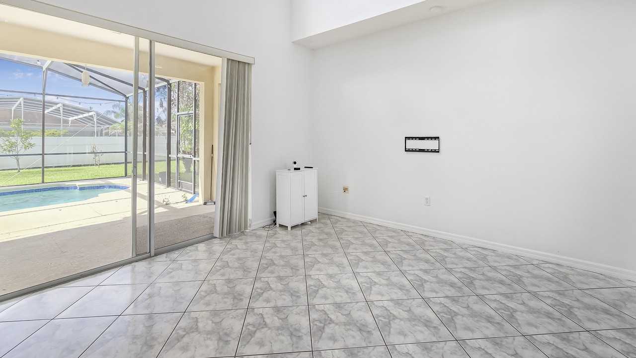408 Eagle Dr #408 - Photo 4 of 21