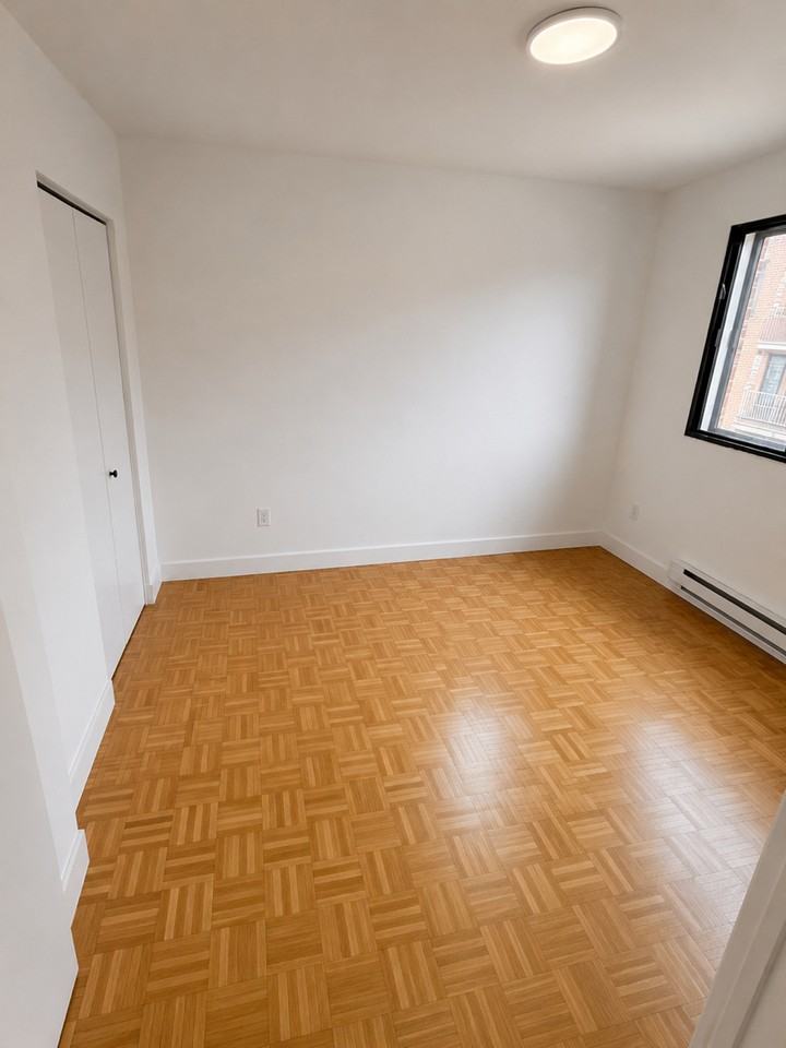 9330 Rue de Martigny - Photo 3 of 8