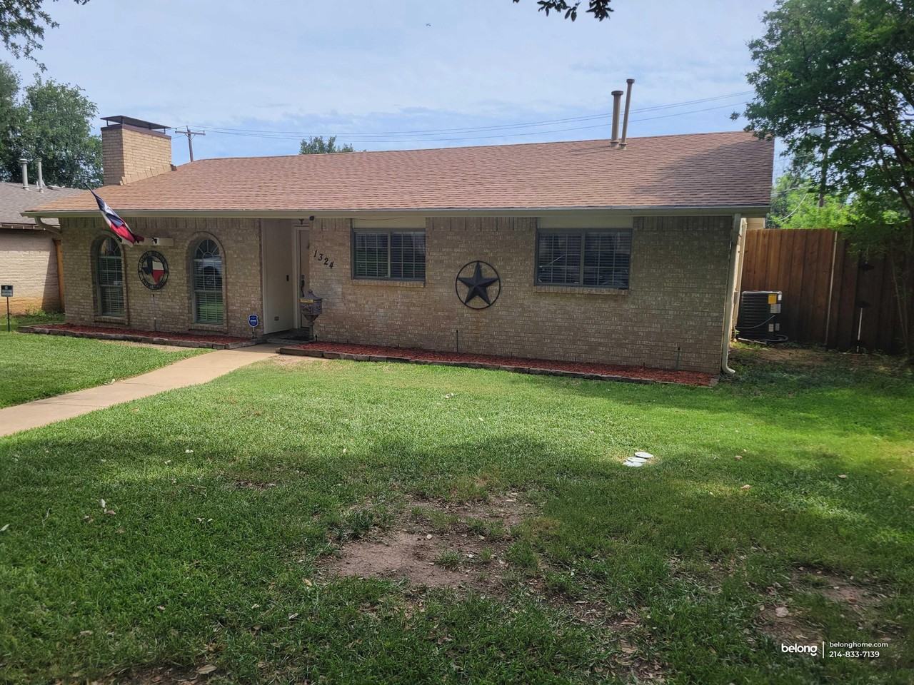 1324 Iris Ln - Photo 6 of 19