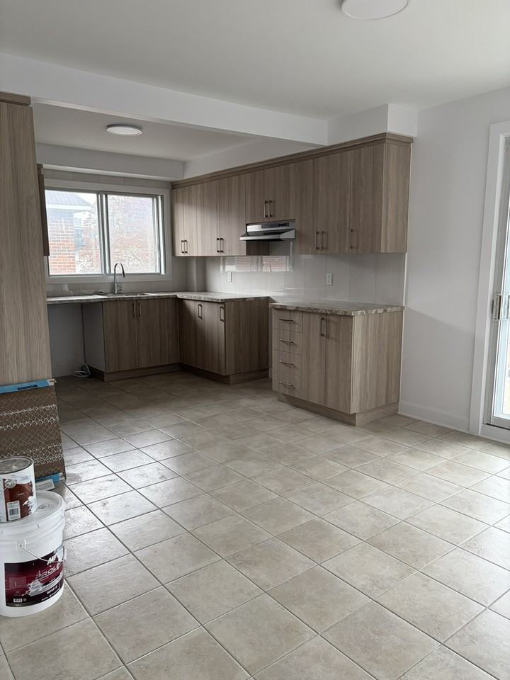 8427 Rue de Pontmain - Photo 3 of 12