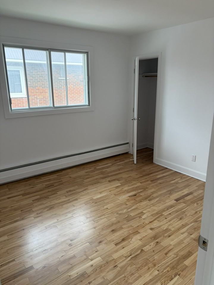 8427 Rue de Pontmain - Photo 6 of 12