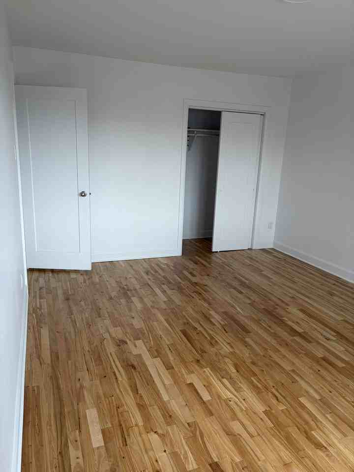 8427 Rue de Pontmain - Photo 4 of 12
