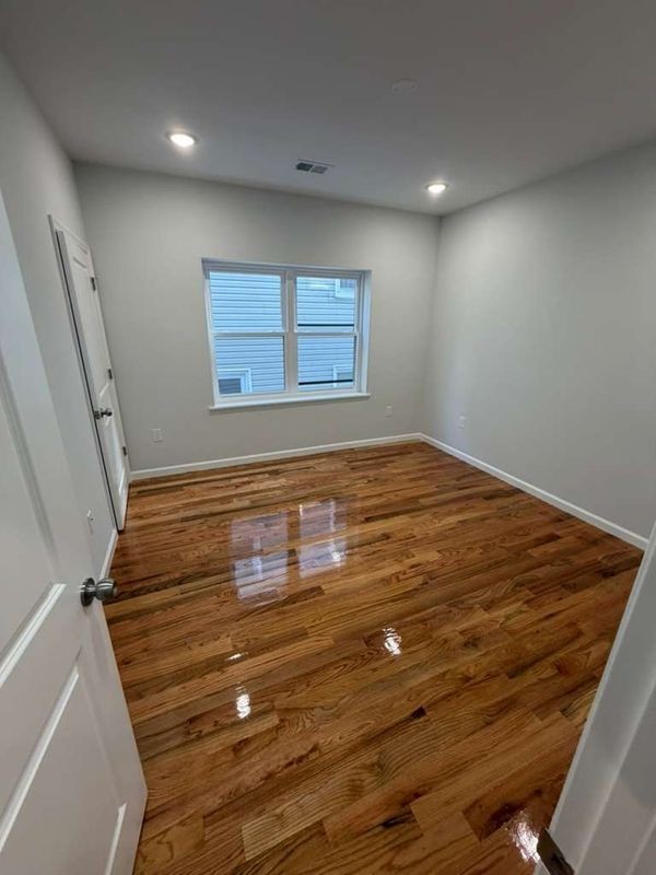 148 Dewey St - Photo 7 of 15