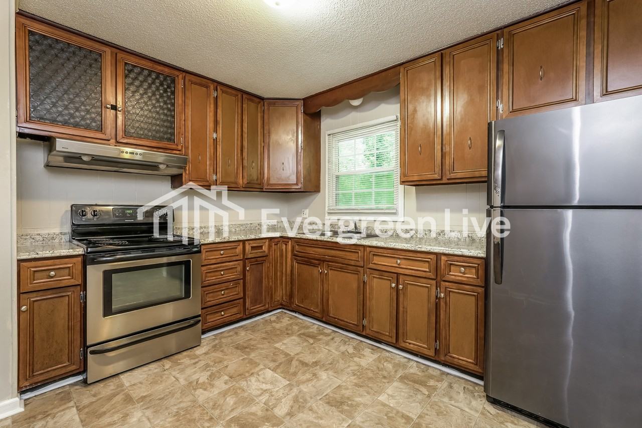 3771 Spaulding Dr - Photo 3 of 15
