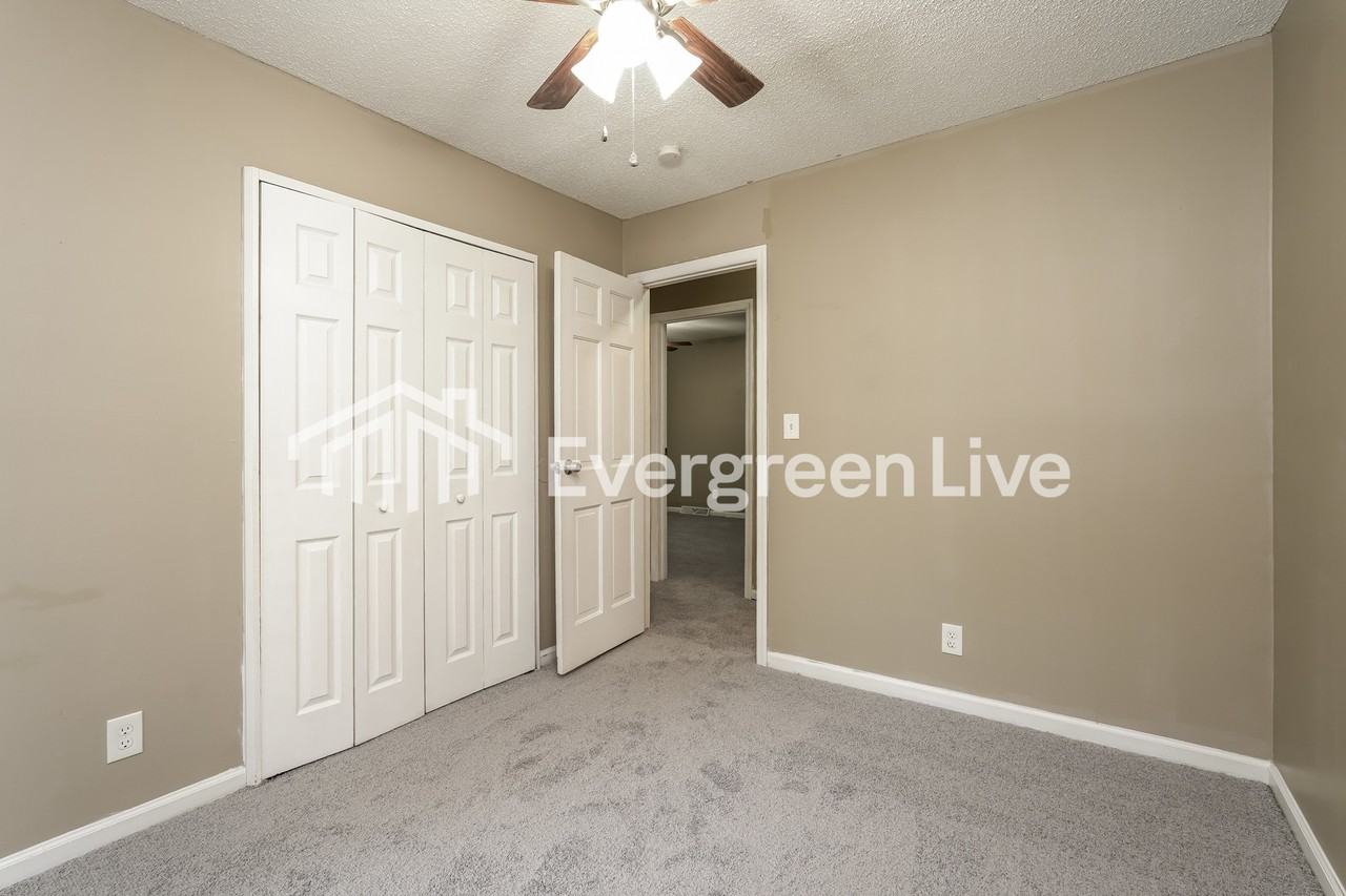 3771 Spaulding Dr - Photo 5 of 15