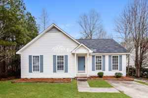 featured image of 404 Winslow Way