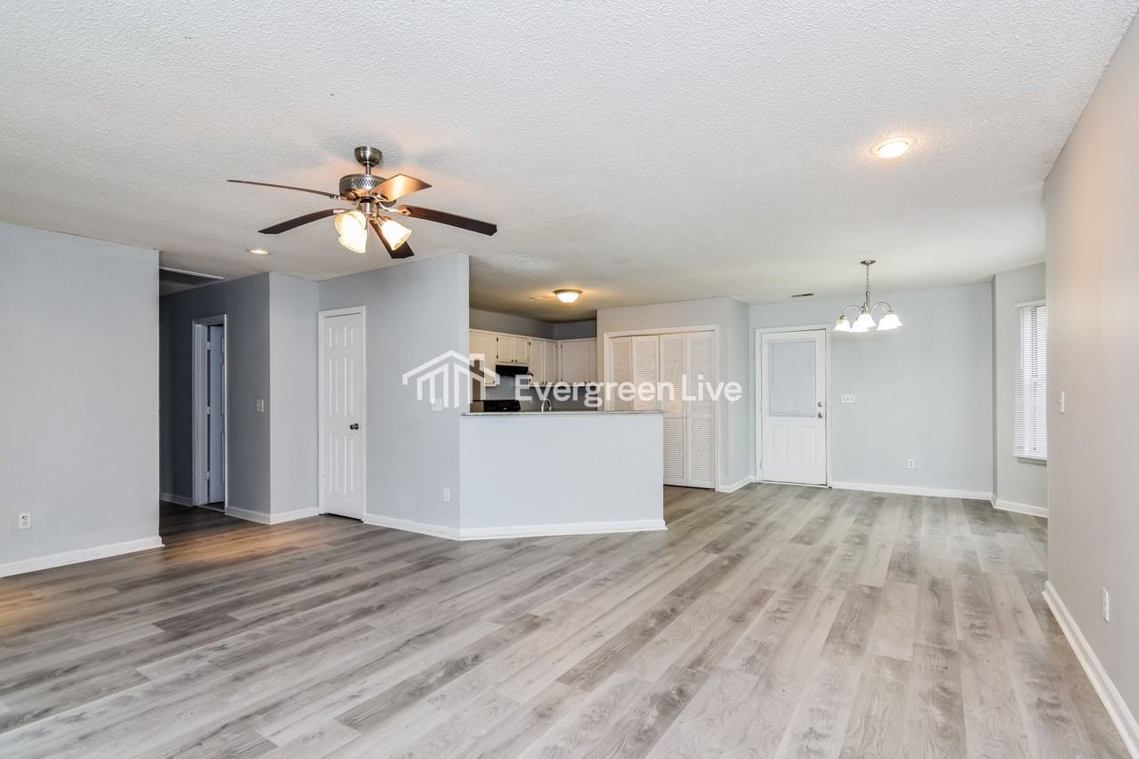 404 Winslow Way - Photo 2 of 9