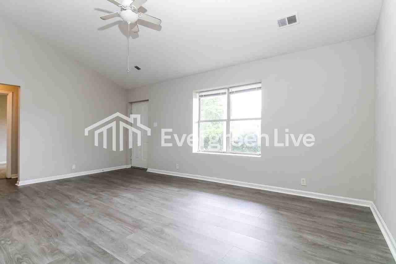 121 Bill Williamson Ct - Photo 2 of 15