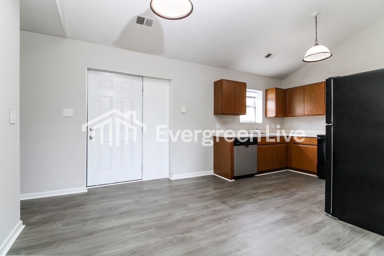121 Bill Williamson Ct - Photo 4 of 15