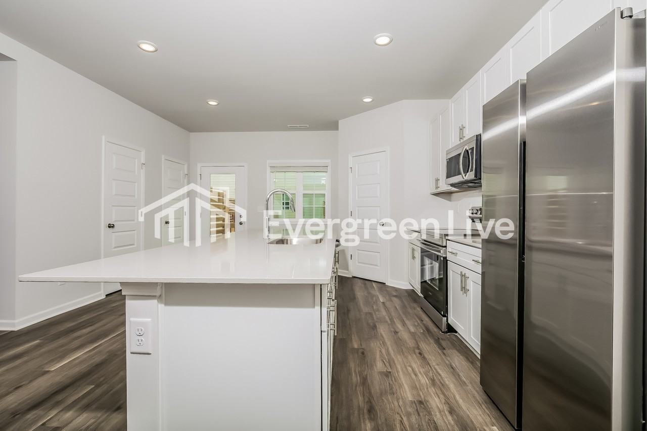 1014 Postmaster Lane - Photo 4 of 15