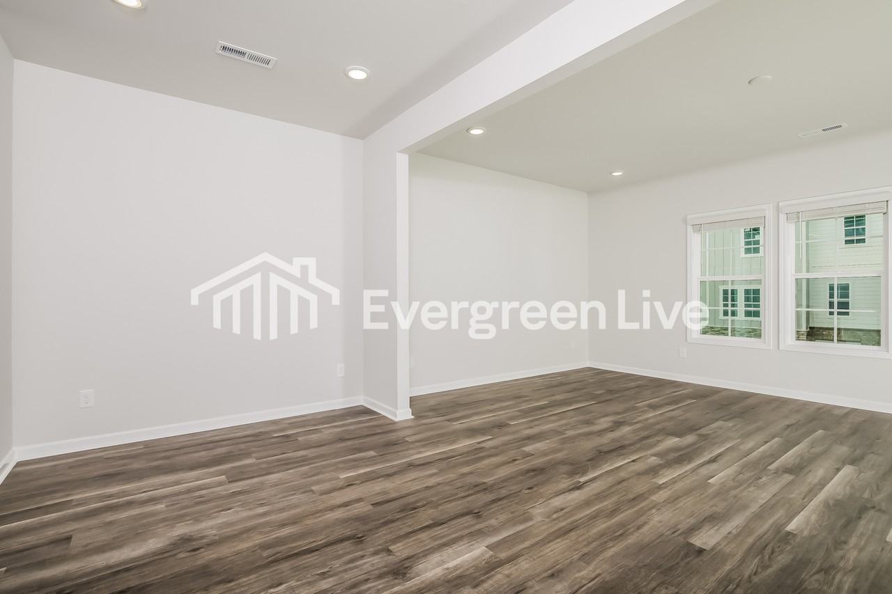 1014 Postmaster Lane - Photo 5 of 15
