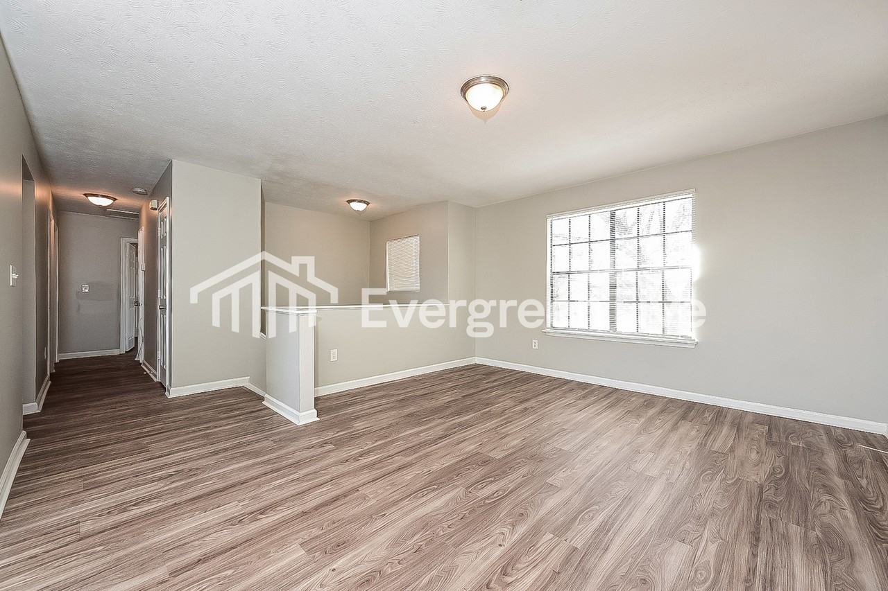 6698 Bent Creek Dr - Photo 3 of 16