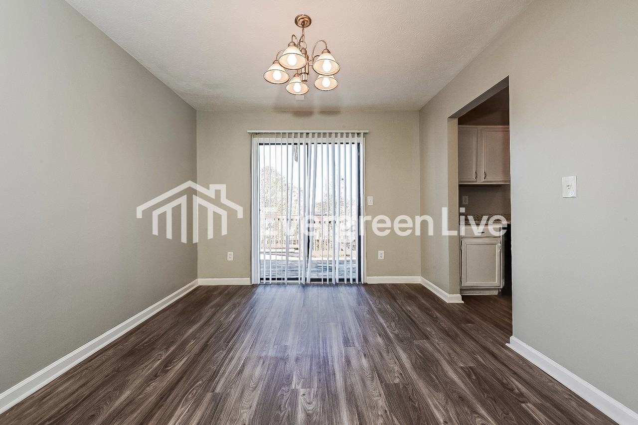 6698 Bent Creek Dr - Photo 4 of 16