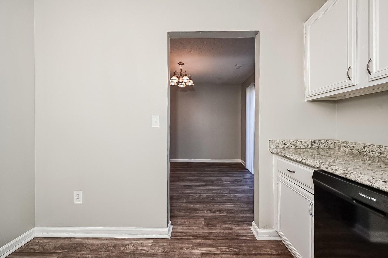 6698 Bent Creek Dr - Photo 6 of 16