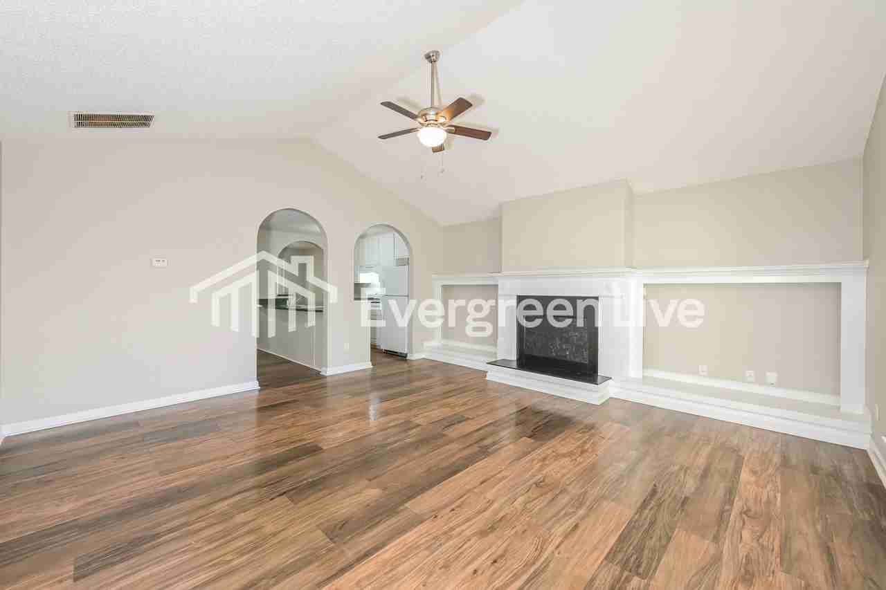 6380 Ariaal Dr - Photo 2 of 15