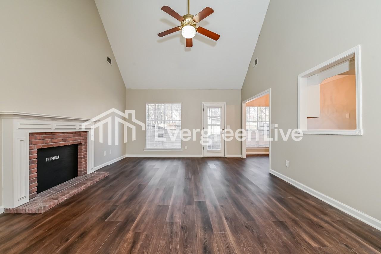 3431 Hollow Oak Dr - Photo 2 of 15