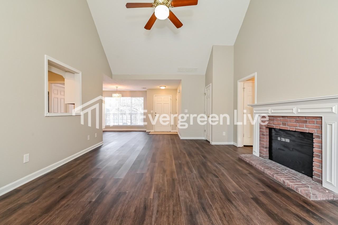 3431 Hollow Oak Dr - Photo 3 of 15