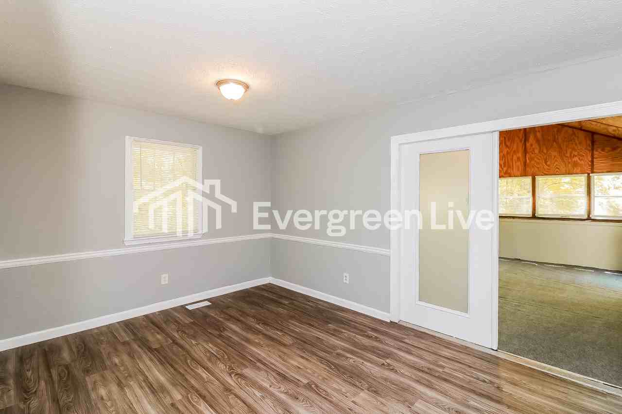 7382 Grove Wood Dr - Photo 4 of 15