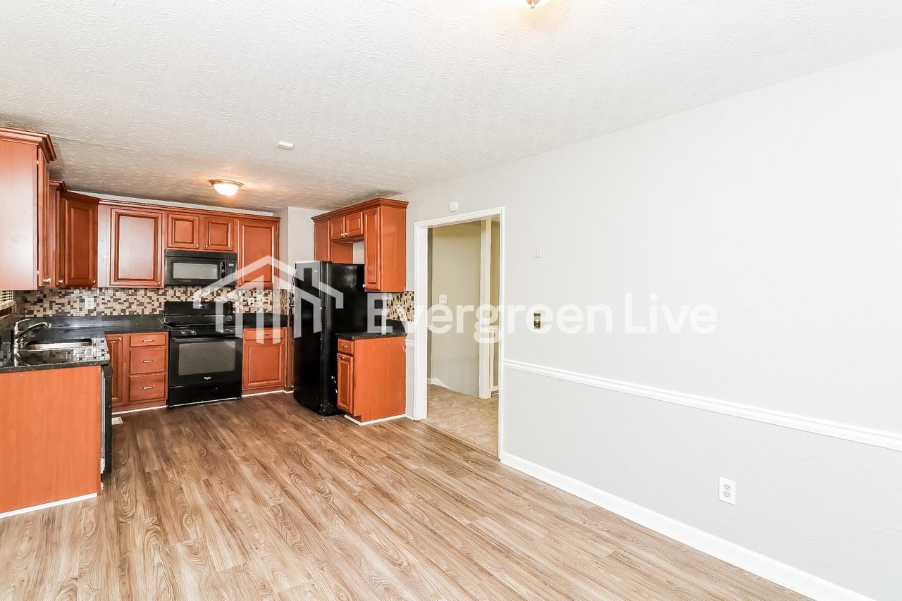 7382 Grove Wood Dr - Photo 6 of 15