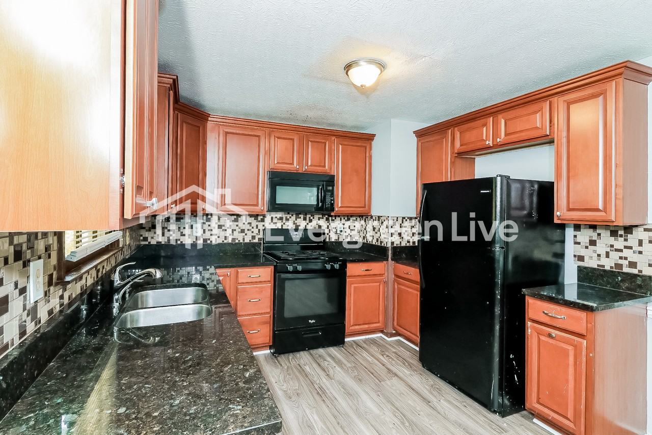 7382 Grove Wood Dr - Photo 7 of 15