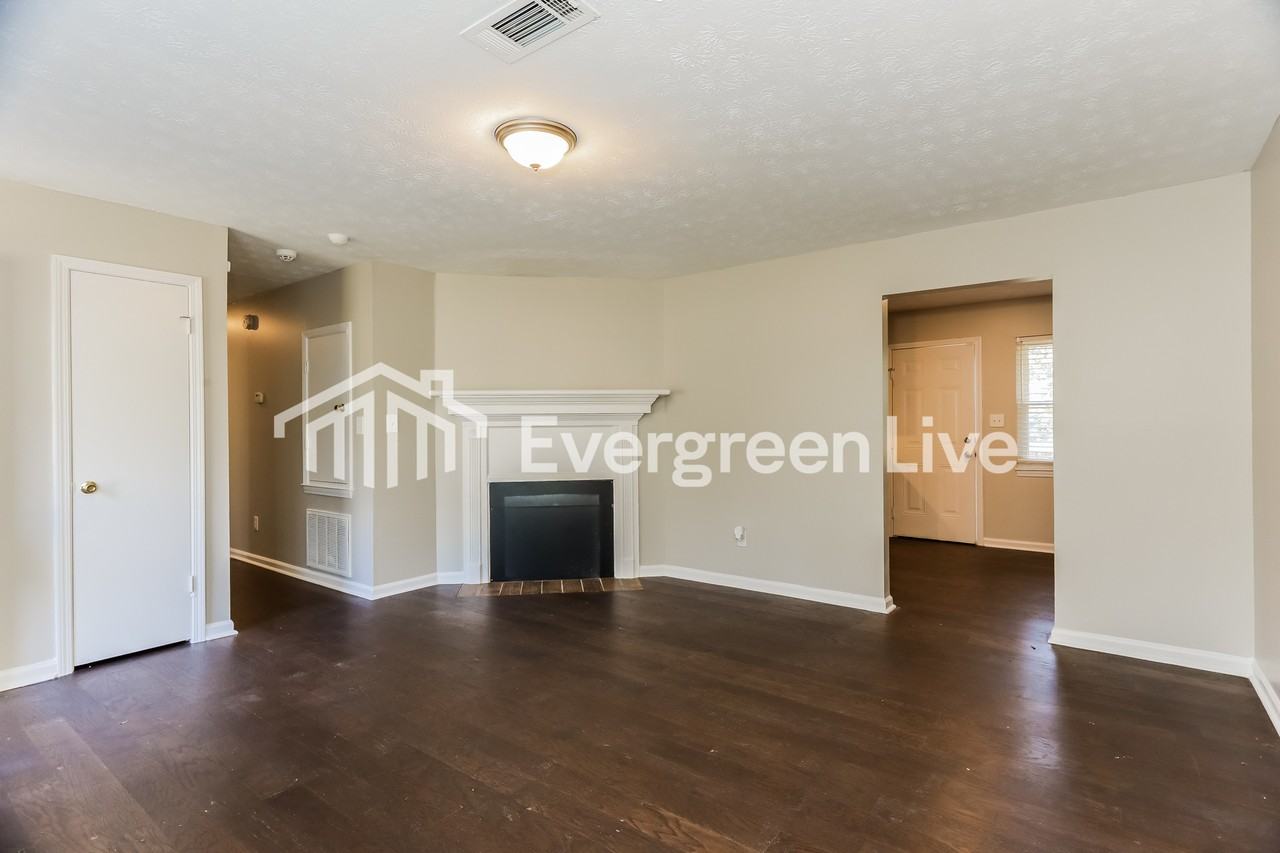 141 Marians Way - Photo 3 of 15