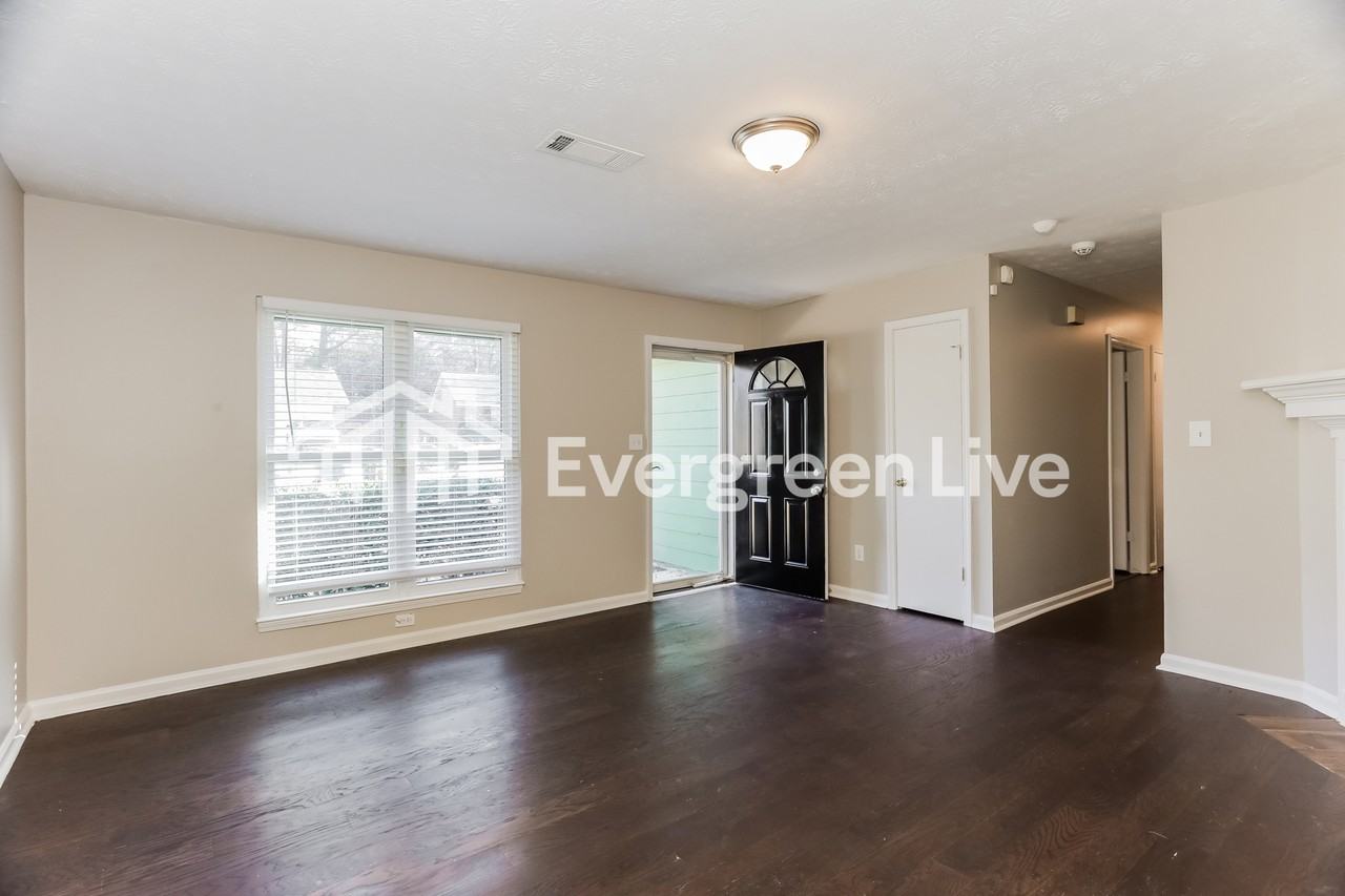 141 Marians Way - Photo 4 of 15