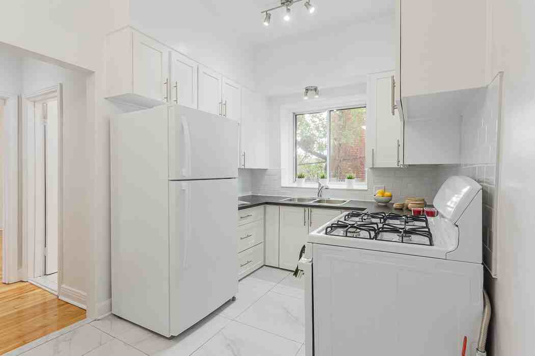 3555 Av Atwater — photo 1