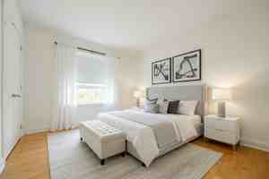 featured image of 1425 Bayview Ave