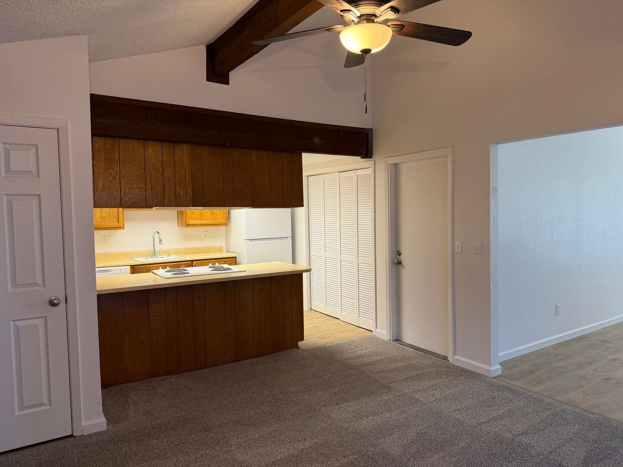 5953 Moss Creek Cir - Photo 4 of 10