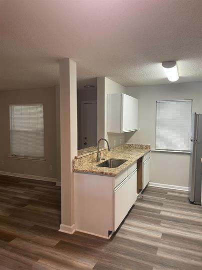 403 S Thomas Rd #E - Photo 3 of 7