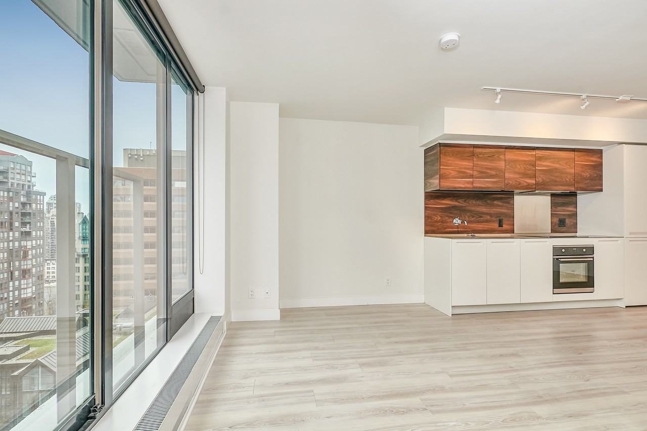 1133 Hornby St #1501 - Photo 4 of 19