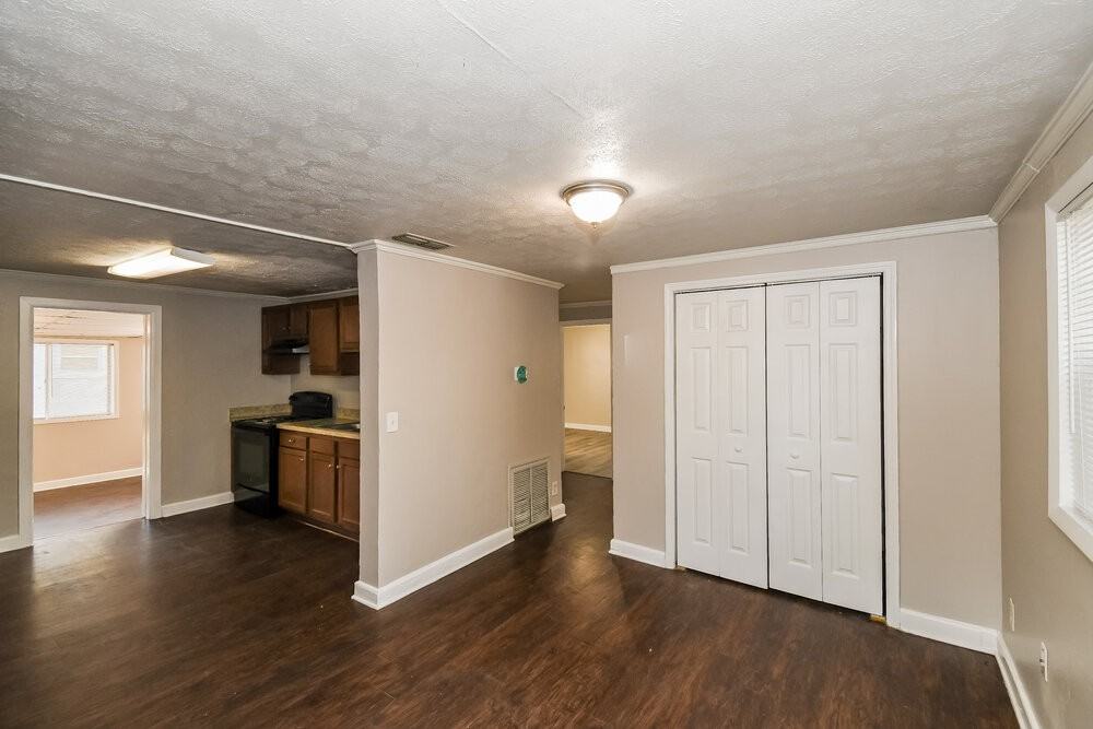 10513 Suomi St - Photo 5 of 16