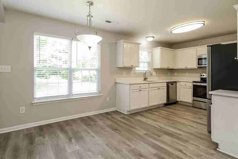 1215 Ben Livingston Rd - Photo 7 of 17