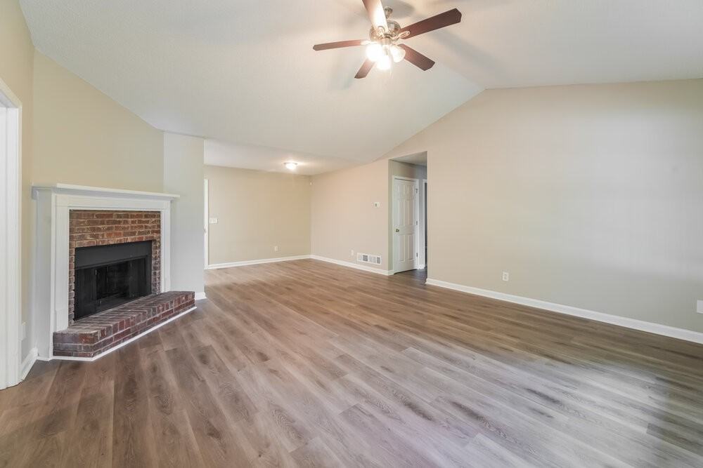 8889 Timmons Cir - Photo 3 of 16