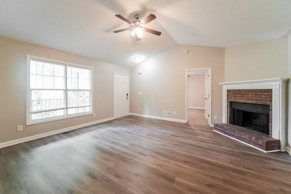 8889 Timmons Cir - Photo 4 of 16