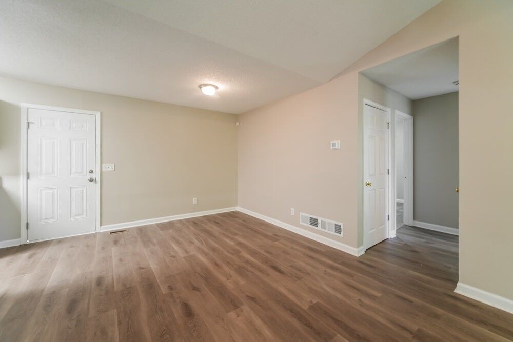 8889 Timmons Cir - Photo 5 of 16
