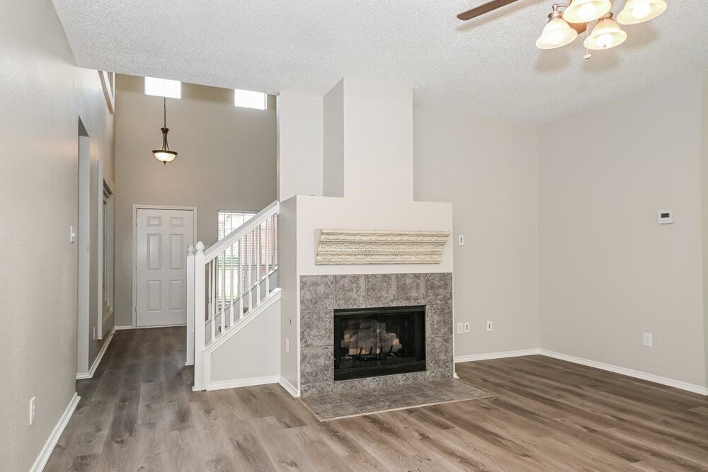 5717 San Marino Dr - Photo 5 of 17