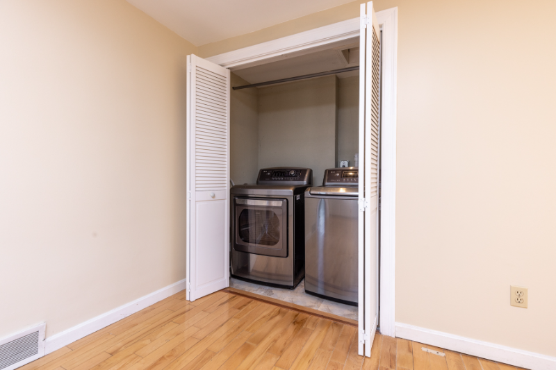 605 Old Wellington Rd - Photo 3 of 30